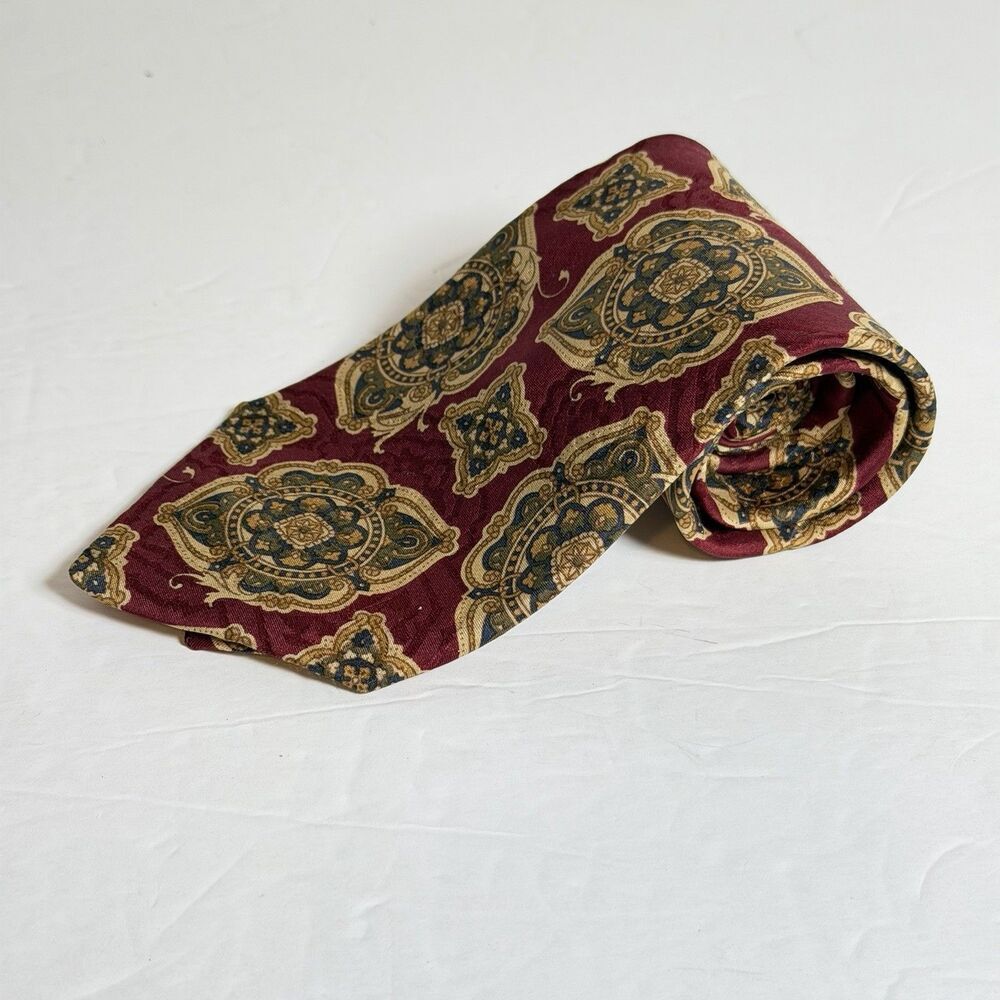 Vintage Villa Bugatti 100% Italian Silk Tie Burgundy Medallion Foulard USA